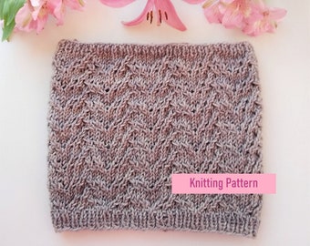 Cliff Climber Cowl Knitting Pattern, Worsted Yarn (PDF Pattern). Knitted