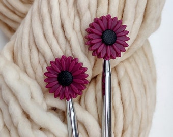 Merlot Burgundy Daisy Knitting Needle Stoppers, US 3-15