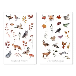 Puede incluir: Dos hojas de pegatinas con ilustraciones de acuarela de animales del bosque, p&aacute;jaros y plantas. Las pegatinas est&aacute;n sobre un fondo blanco y tienen el texto "Jellyfish Stickers" y "handmade stickers with love."
