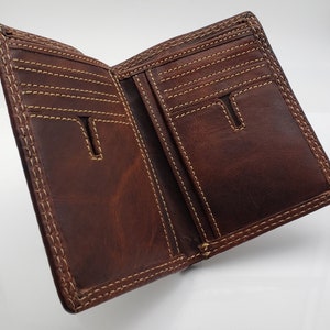 AG Wallets Cartera minimalista plegable personalizada para hombre, hecha a mano, cuero marrón vintage, cuero real, tarjetero delgado de estilo moderno, 2 ranuras para billetes