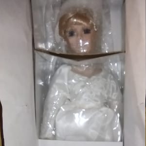 The Heritage Collection Porcelain Doll &quot;Caitlan&#39;s Wedding Day&quot;
