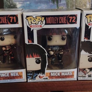 FUNKO POP！　モトリー・クルー（ヴィンス・ニール） Amazon.com: Funko POP! Rocks: Mötley Crüe Vince Neil