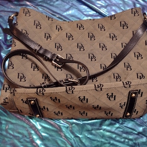 Dooney & Bourke Purse/Hand Bag Like New/Never Used