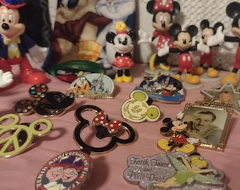 Pines coleccionables vintage de Walt Disney de segunda mano / Recuerdos y artículos de colección de Disneyland / Tesoros de herencia / Usados / Rescatados