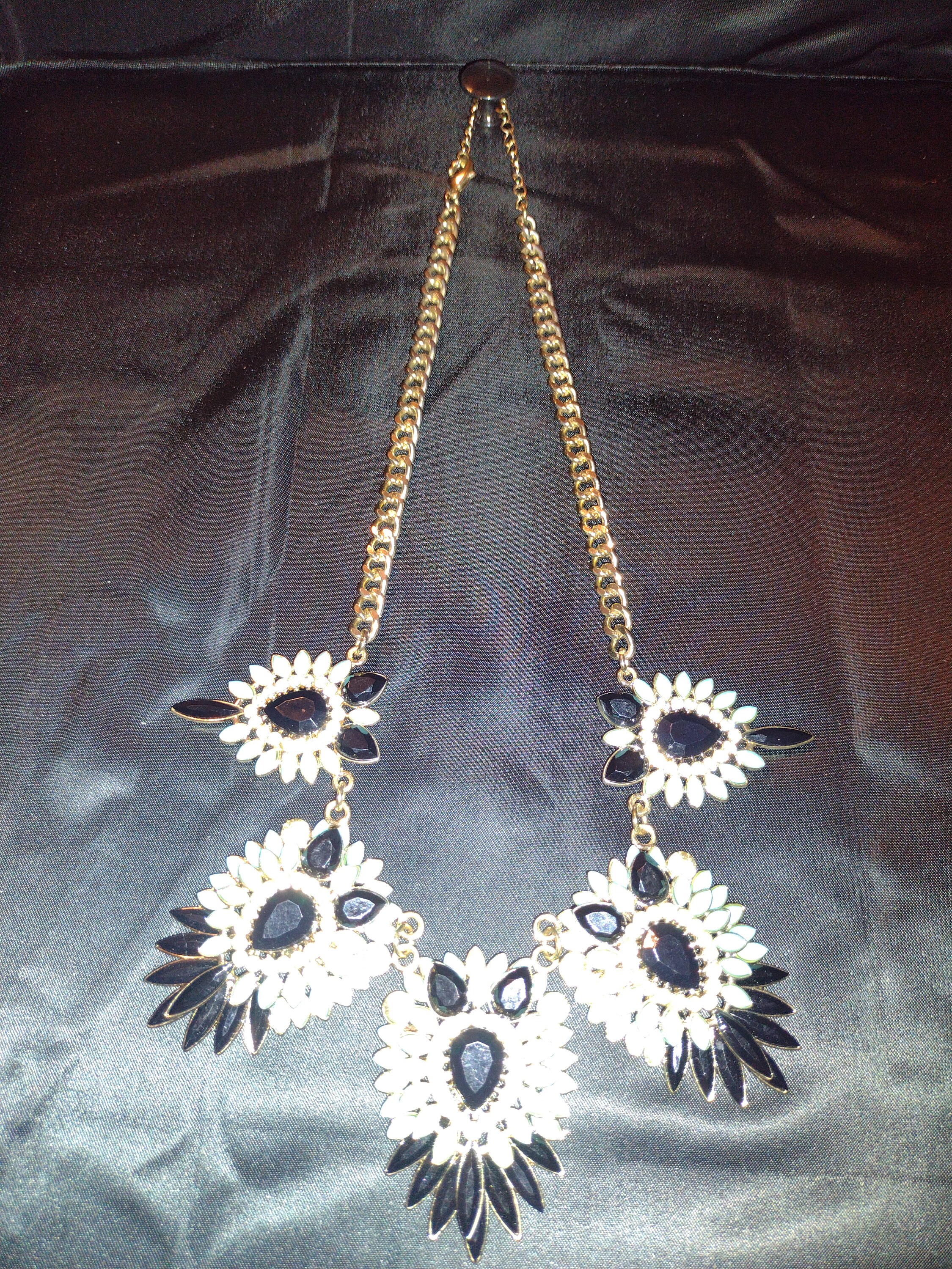 Vintage 1950 VINTAGE, MCM 60\'s era Rhinestone Cluster Statement Necklace main image 2
