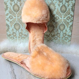 Vintage Peach Fuzz fur Dearfoams scuff peek-a-boo toe Slippers - Size Medium