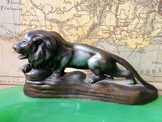 Antique art deco style Jadite green Glass Lion As… - image 5