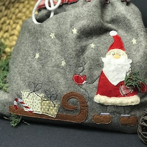 Embroidery file Doodle Santa Claus Santa Claus with sleigh and gifts 16x26