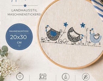 Könnte beinhalten: Ein Stickrahmen mit Leinenstoff und maschinengestickten Hühnern und Blumen. Der Text "Hühner" steht oben. Der Rahmen misst 20x30 cm. Geeignet für DIY-Projekte im Landhausstil.