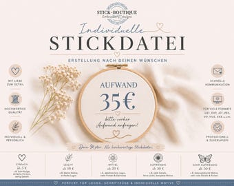Può includere: Annuncio di file di ricamo personalizzati. Il design presenta uno sfondo beige con testo in tedesco, tra cui "Individuelle STICKDATEI" e prezzi in euro. Sono presenti anche una composizione floreale e un telaio da ricamo.
