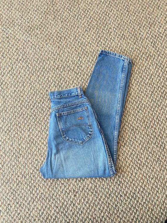Vintage Chic Denim Mom Jeans size 27 - image 1