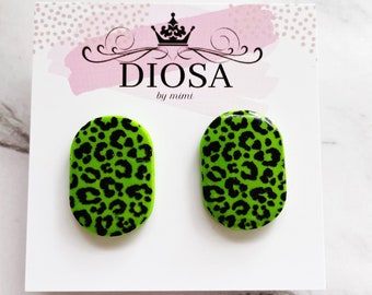 Grüne Leoparden Muster / Ohrstecker Tier / helle grüne Ohrringe / einzigartiger Schmuck / chunky grüne Ohrringe