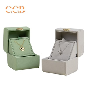 Elegant Heart-Shaped Proposal Ring Box, Romantic Velvet Engagement Ring Case, Classic Jewelry Gift Box for Special Occasions