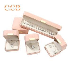 Premium wholesale pink octagonal microfiber jewelry box, pendant box, bracelet box, pearl necklace box, ring box, jewelry box