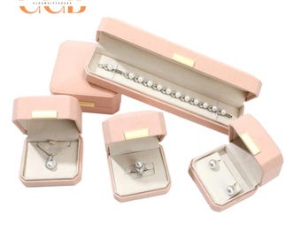 VELVET JEWELLERY BOX GERANIUM PINK VELVET JEWELLERY BOX GERANIUM PINK