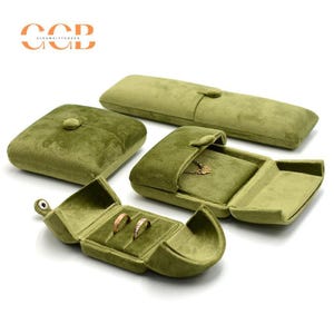 Green Velvet Jewelry Set Box with Snap Button Closure, Elegant Display Case for Rings, Earrings & Necklaces – Packaging for Jewelry Business