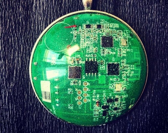 Einzigartige Steampunk Cyberpunk Postpunk Dieselpunk Goth alternative Punk Mikrochip Leiterplatte Harz große Anhänger 60mm Halskette