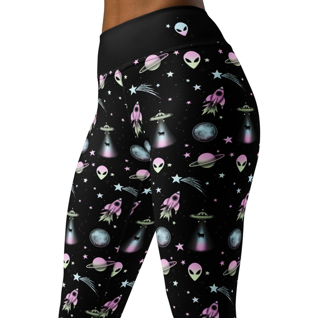 Out of This World, Aliens and Space, Yoga Leggings, Womens Gym Wear ...