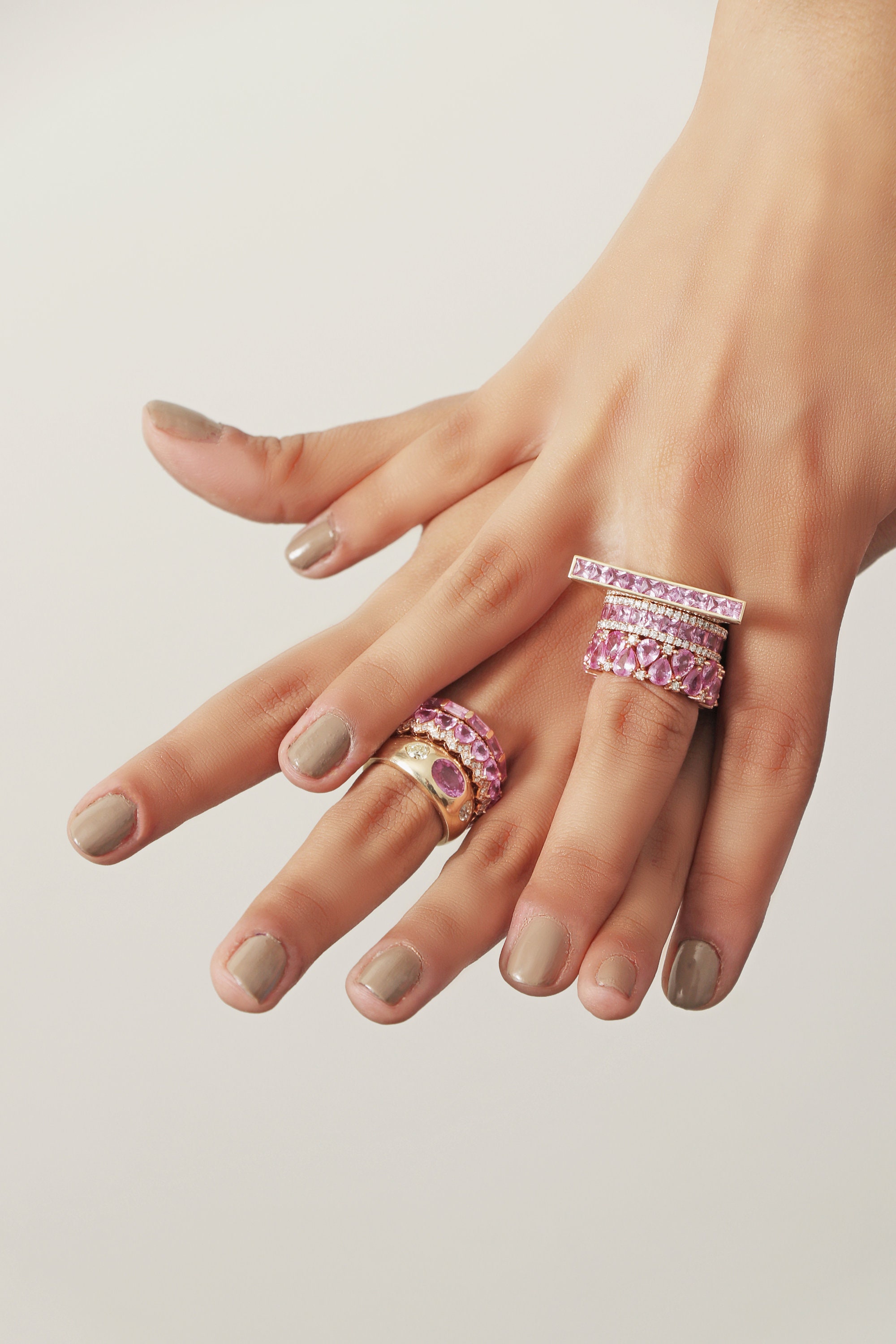14K 本物のゴールド ピンク サファイア エタニティ バンド リング 