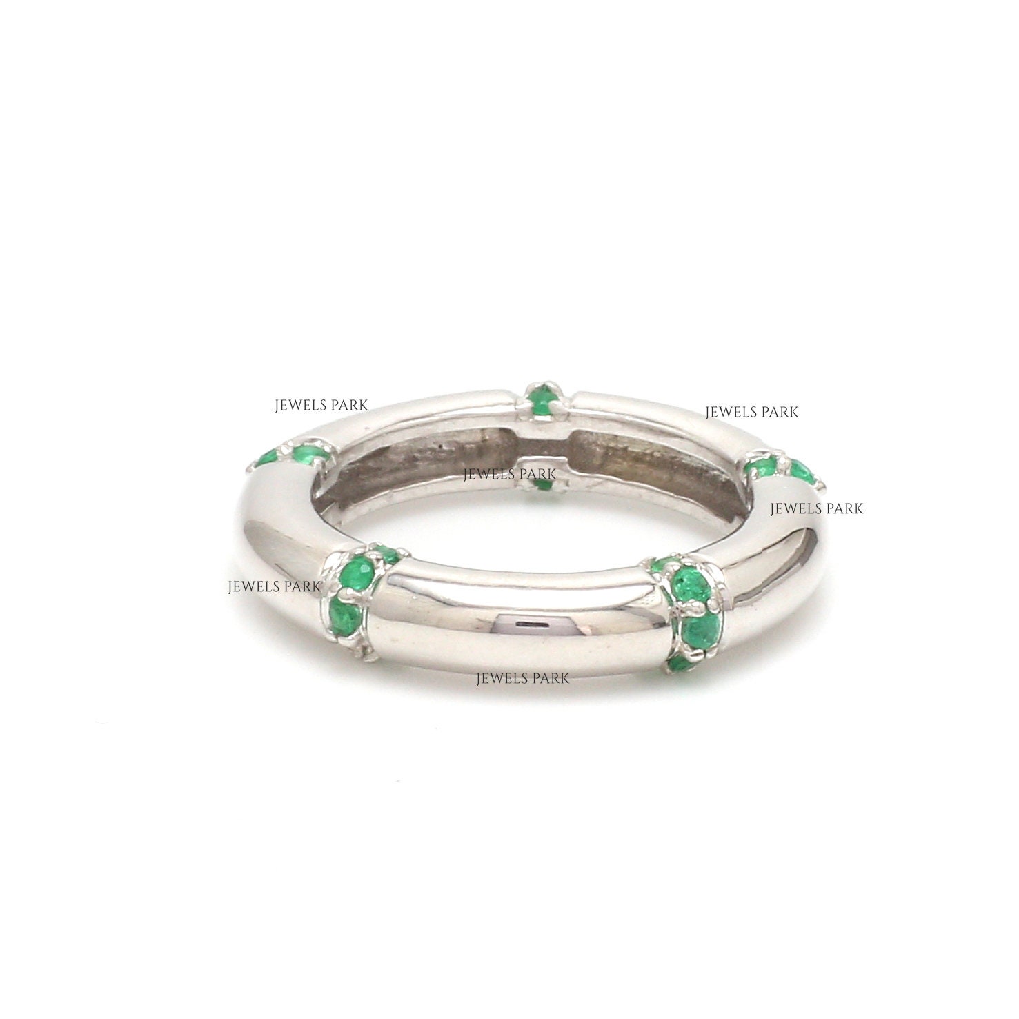Emerald round  chunky band ring gold | Natural emerald round cut prong set finger band ring gold | Emerald round cut minimal band ring gold
