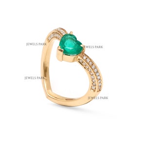 Emerald heart ring with sparkling diamond in gold | Unique Emerald Heart Ring gold | Natural emerald heart ring | Gift for her