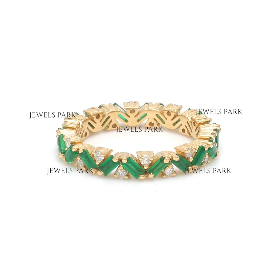 Emerald Baguette Cut Eternity Band With Diamond and Gold | Natural ...