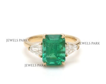 Emerald three stone ring gold | Natural emerald cut emerald baguette diamond three stone ring gold | Emerald three stone wedding ring gold
