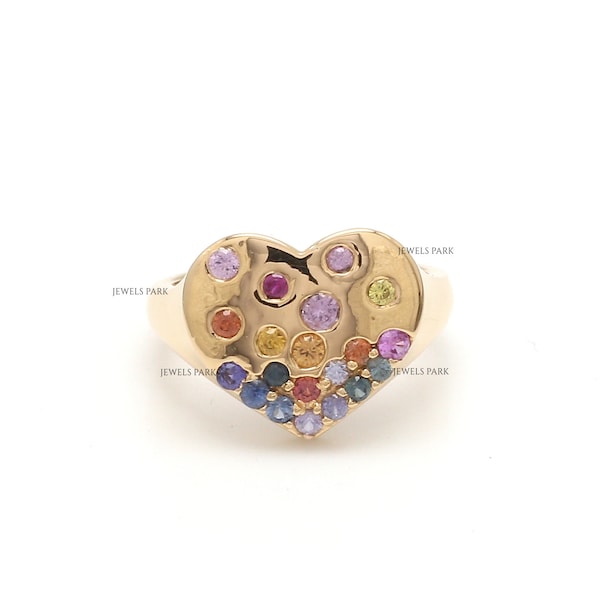 Rainbow sapphire round heart shape signet ring gold | Natural rainbow sapphire pinky ring gold | Heart shape ring with sapphire in gold