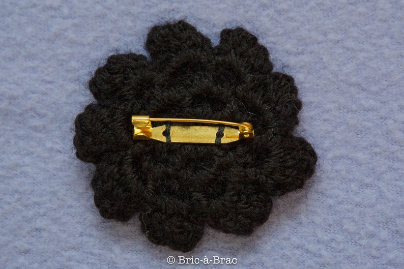 Handmade flower wool brooch acessory boho style brooch pin vintage brooch hand knitted flower wool brooch crochet flower brooch