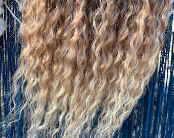 Wavy synthetic dreads Synthetic crochet dreads extends warm brown and sun-bleached tips. Boho style dreads de dreadlocks ombre