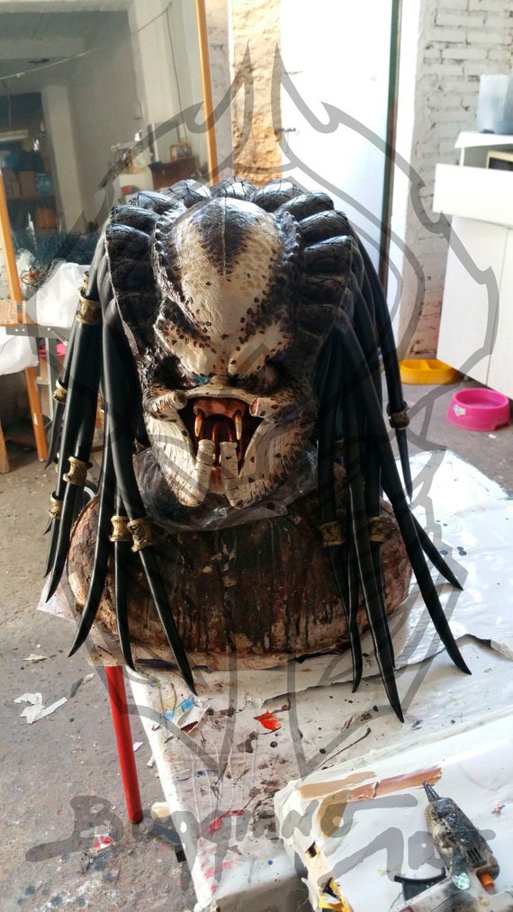 Predator Deluxe Latex Mask