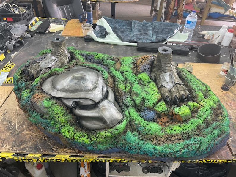 Predator Statue - Etsy