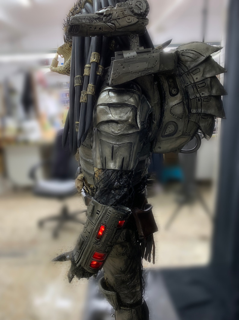 Predator Deluxe Cosplay Costume image 6