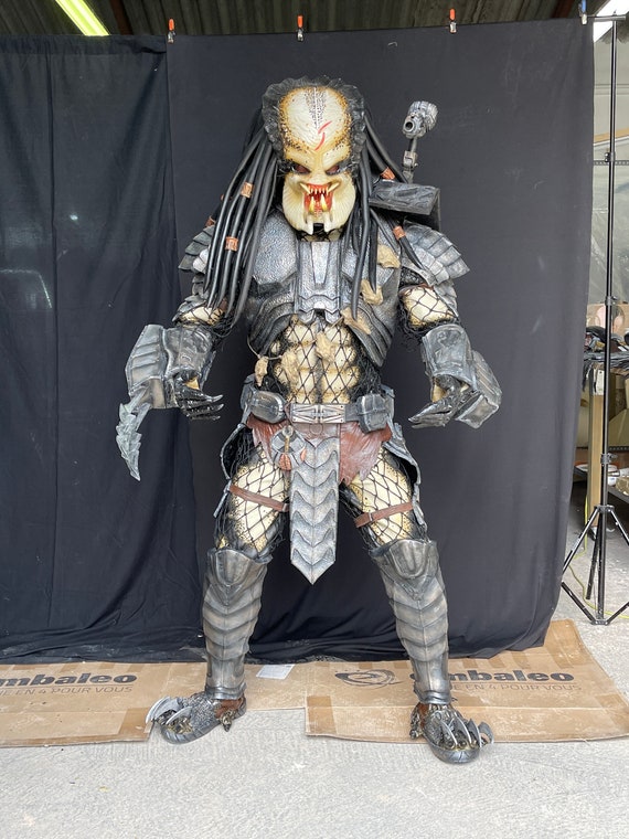 Made my son a Predator costume. The mask was purchased. : r/cosplay