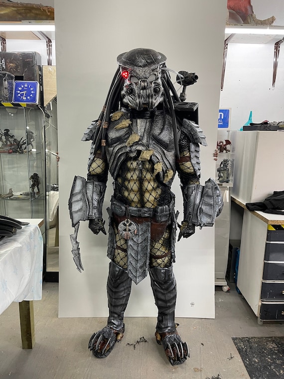 I'm a massive predator fan. I've got my own costume that I made and bought.  I've improved it in the year but this is it so far I have upgraded it more,