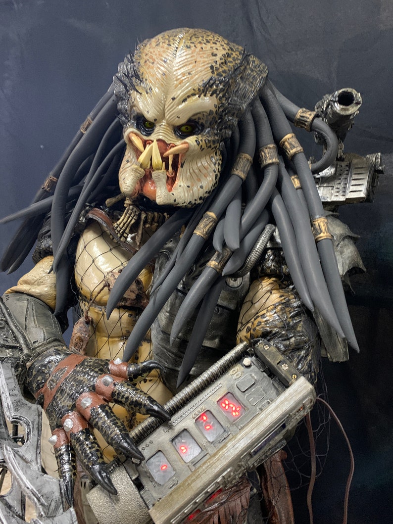 Predator Deluxe Cosplay Costume image 7
