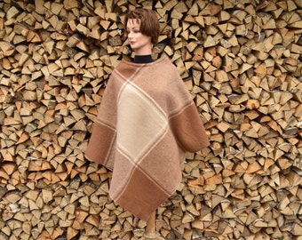 Beige-brown check XXL size lamb's wool poncho XXL size thick lamb's wool cloak Beige-brown large wool cape Check thick lamb's wool cape