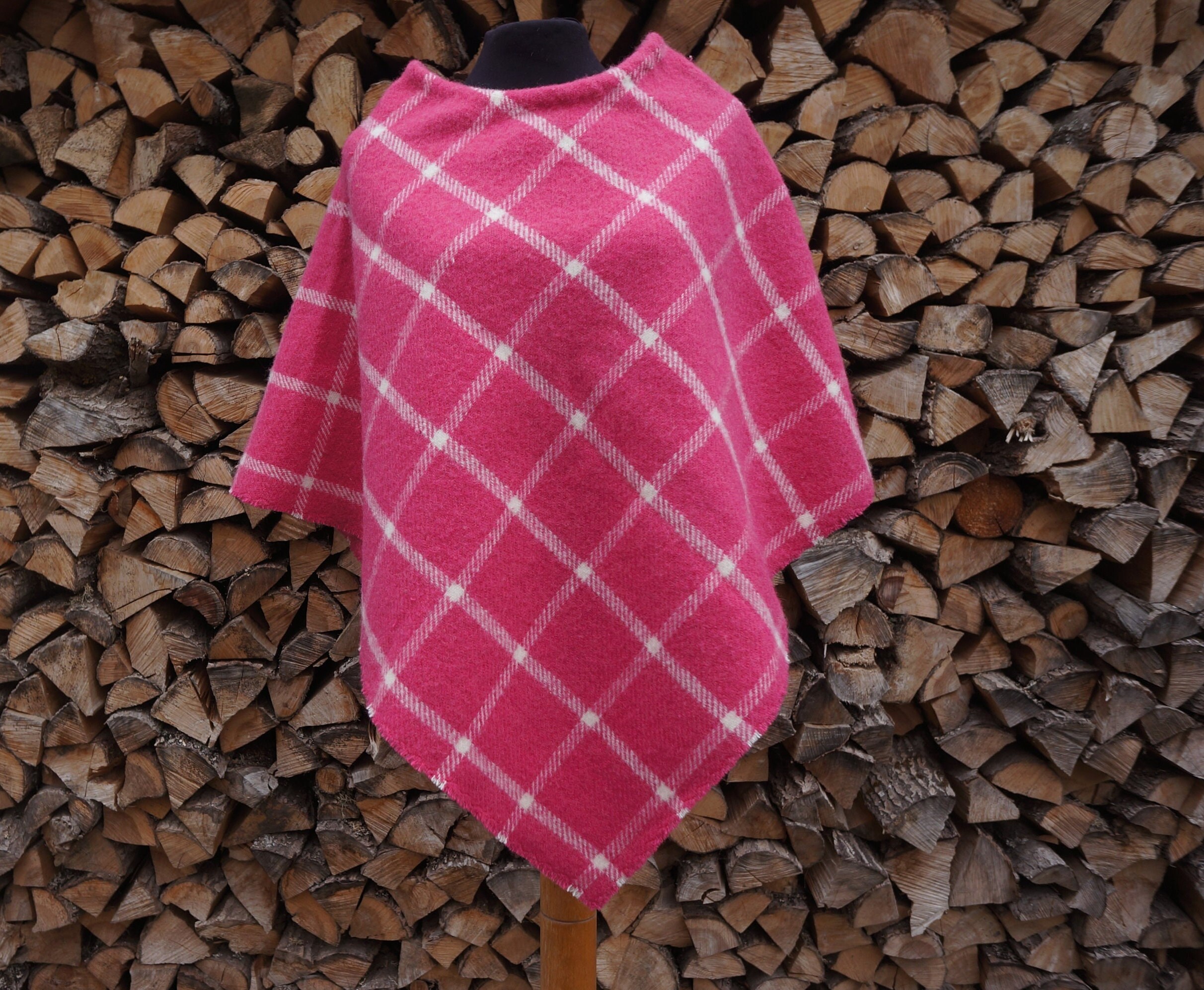 Medium/large Sized Check Pink Lamb's Wool Poncho - Etsy