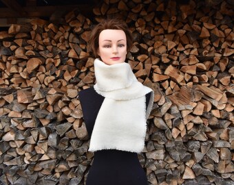 Crema white solid lamb's wool scarf Crema white solid lamb's wool scarf Crema white wool scarf