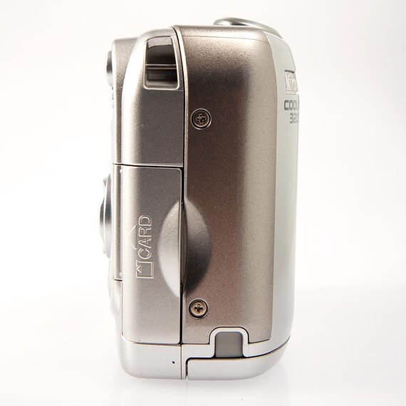 NIKON Coolpix 3200 Digital Camera - Tested - Excellent