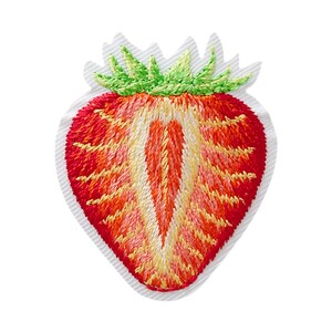 Patch de morango cortado ao meio