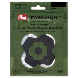 Pode incluir: Um pacote de dois remendos de reparação têxtil pretos Prym FabPatch para esfregar. A embalagem de plástico verde-azeitona apresenta o texto Extreme Strong & weatherproof, The Original Rub-on Textile Repair Patches e No sewing. No ironing. Just rub.