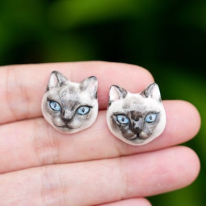 Siamese Cat Brooch, Ceramic Cat Face Magnet, Cat Lover Gift, Cat Magnet, Porcelain Pin image 1