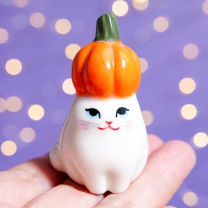 Estatueta de gato de abóbora de cerâmica feita à mão: decoração de Halloween de outono