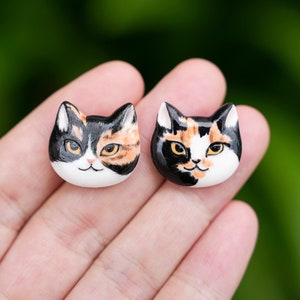 Calico Cat Brooch, Porcelain Cat Pin, Ceramic Animal Jewelry, Handmade Kitten Brooch image 1