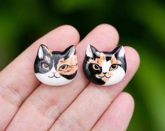 Calico Cat Brooch, Porcelain Cat Pin, Ceramic Animal Jewelry, Handmade Kitten Brooch