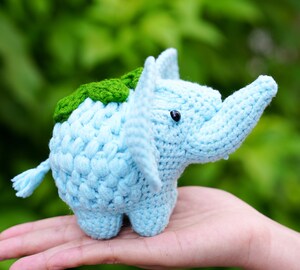 Éléphant Au Crochet Positif - 9x5 Cm - Coton De Lait Doux - Fait Main - Avec Carte Inspirante - Soutien Émotionnel, Déco Ou Cadeau - Pour Anniversaire, Fête, Encouragement