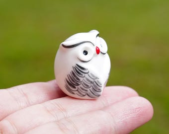 イタリア製 シロフクロウ 陶器置物 手作りのシロフクロウの陶器の置物、ミニチュアコレクターアイテム