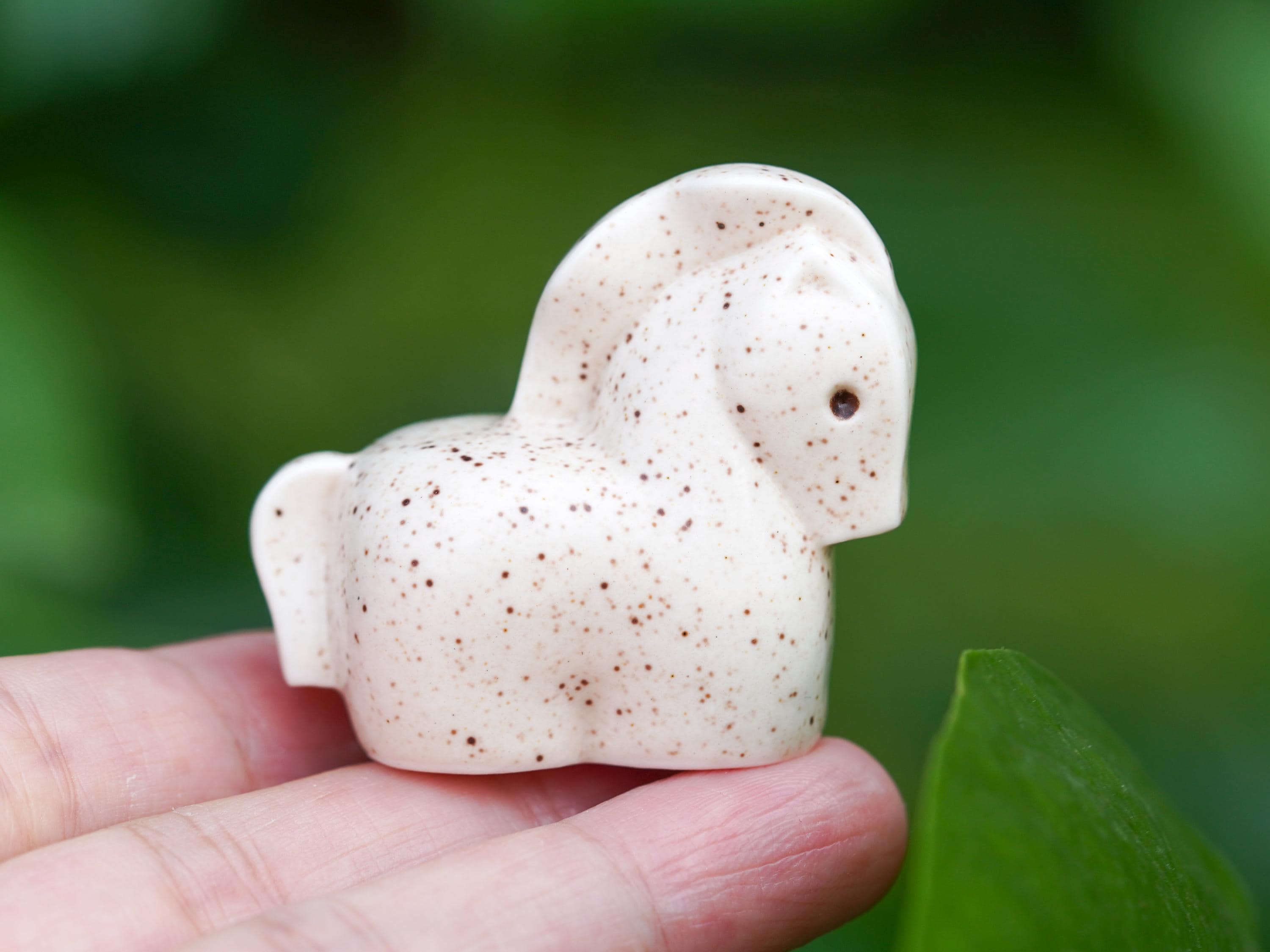 小さな陶器のポニーの置物：手作りの馬の彫刻、室内装飾 - Etsy 日本