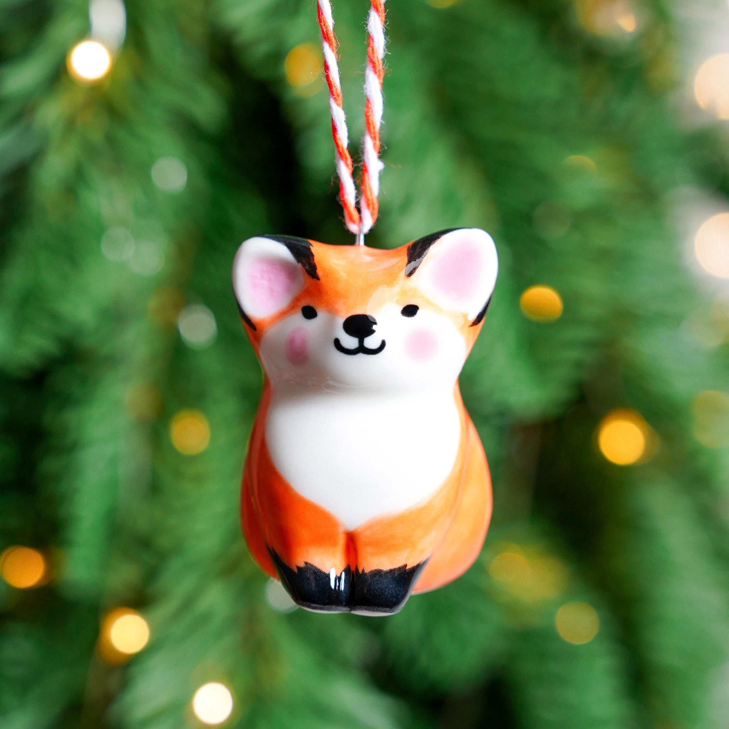 陶器製キツネのクリスマスオーナメント：手描きの置物 - Etsy 日本